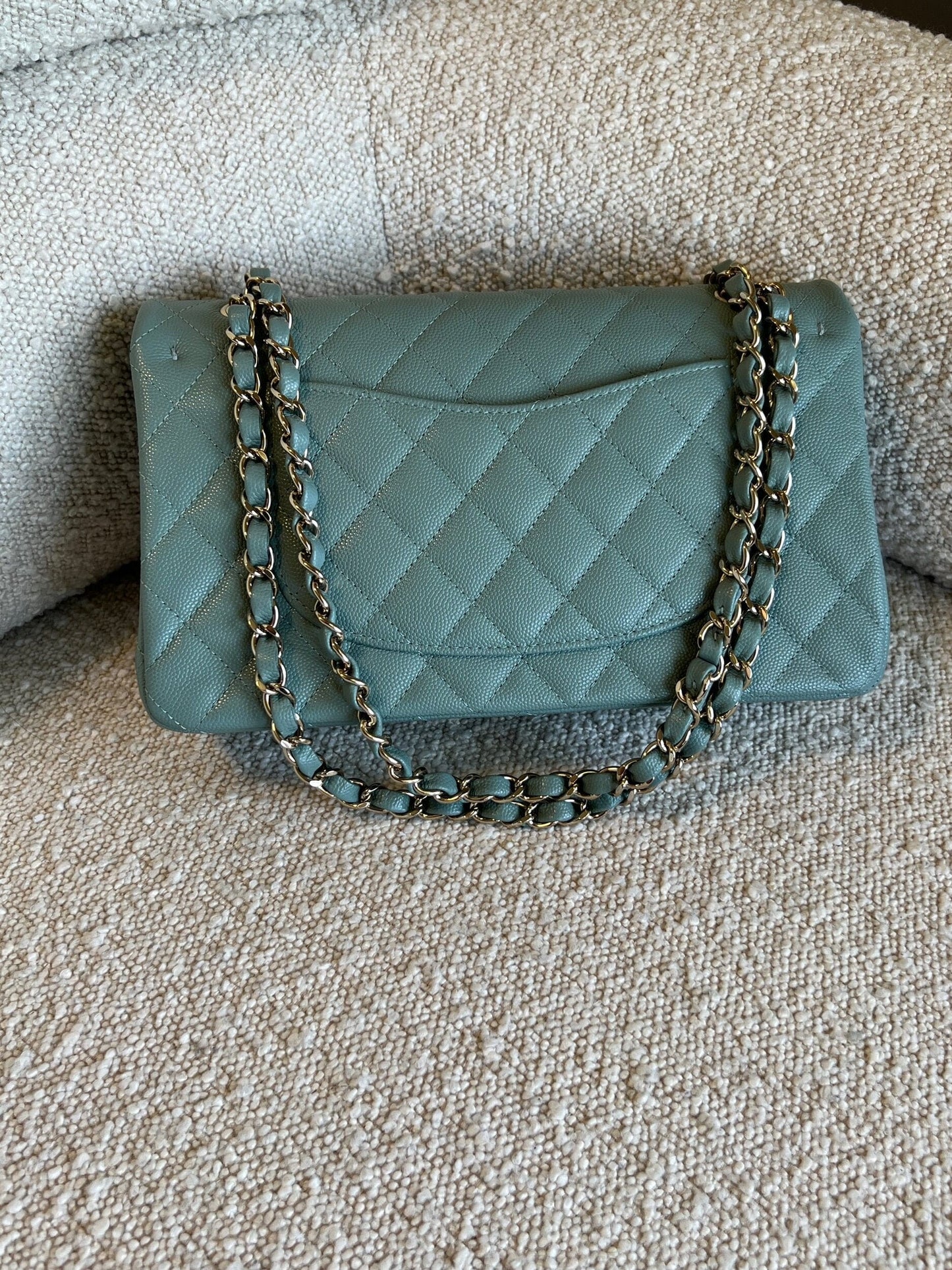 22C Dark Green Caviar Classic Flap Quilted Medium LGHW