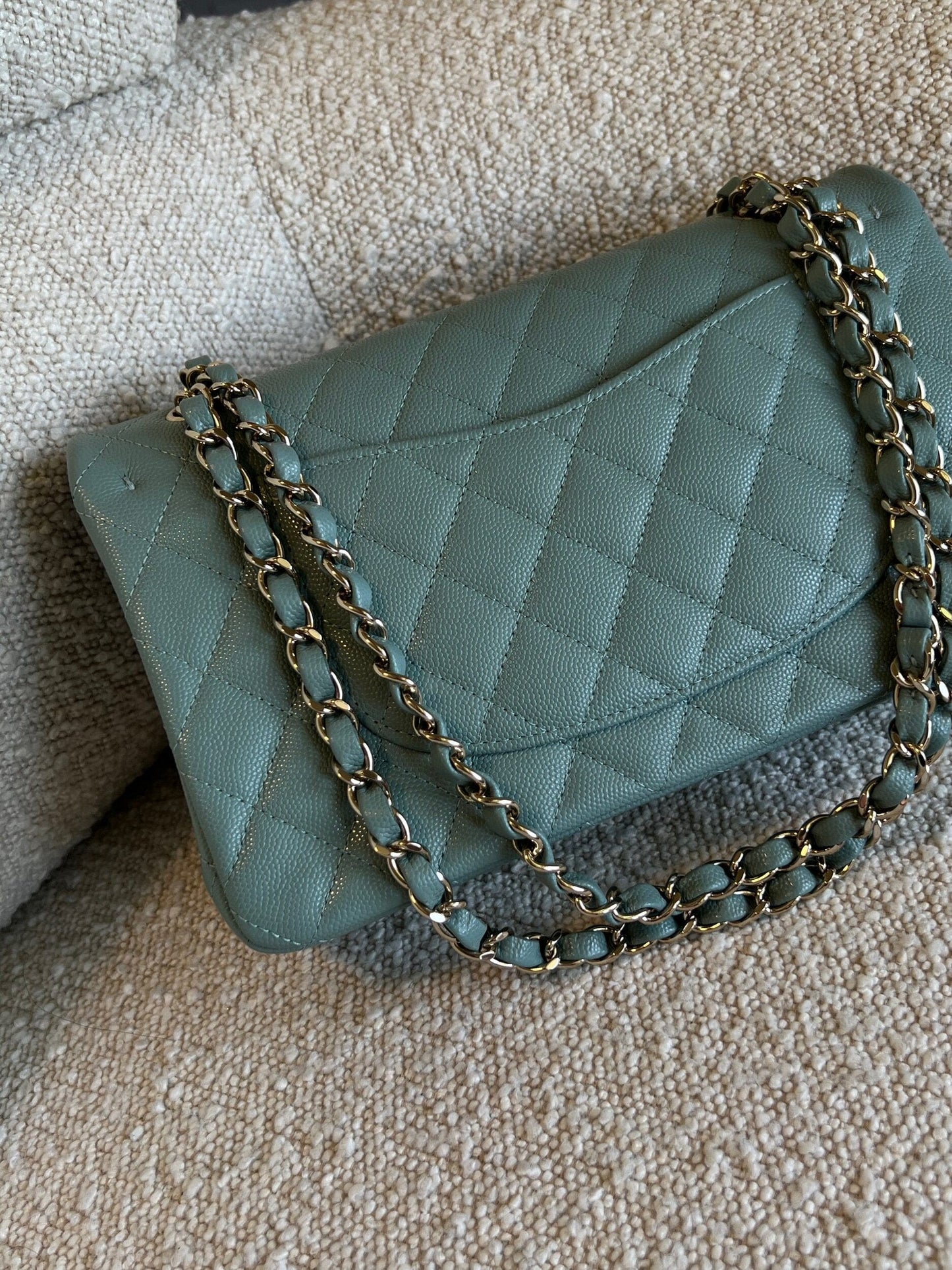 22C Dark Green Caviar Classic Flap Quilted Medium LGHW