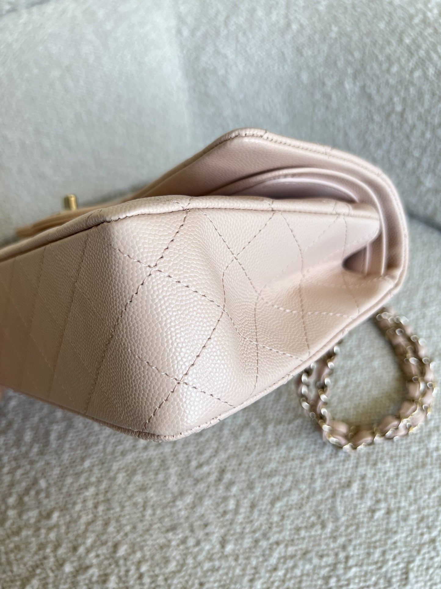 22C Light Beige Caviar Quilted Classic Flap Medium LGHW