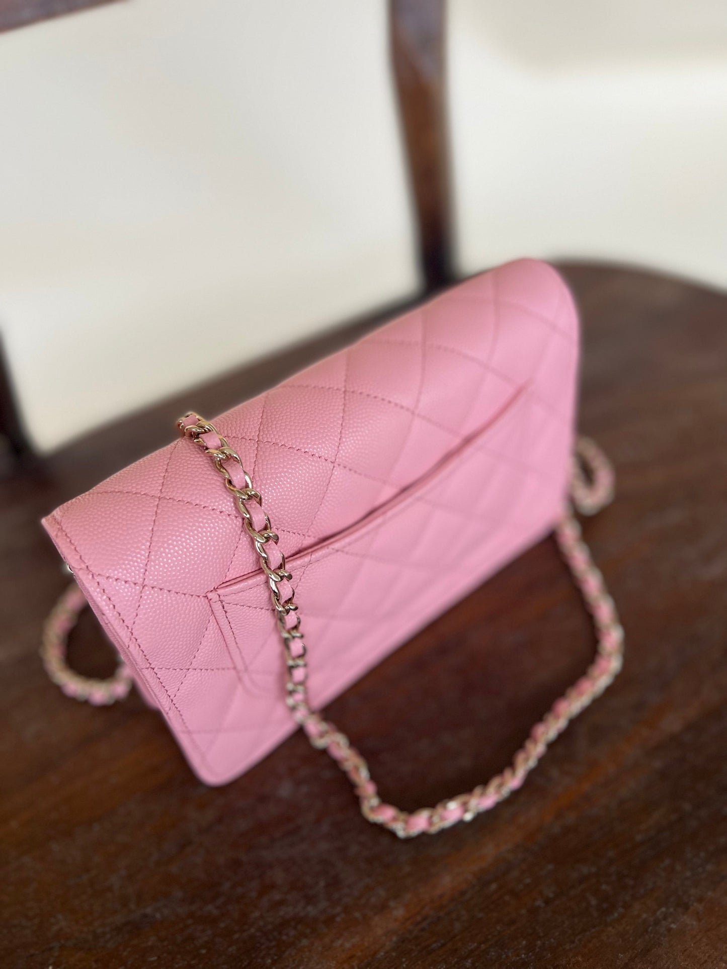 22C LIGHT PINK CAVIAR QUILTED WALLET ON CHAIN LGHW (WOC)