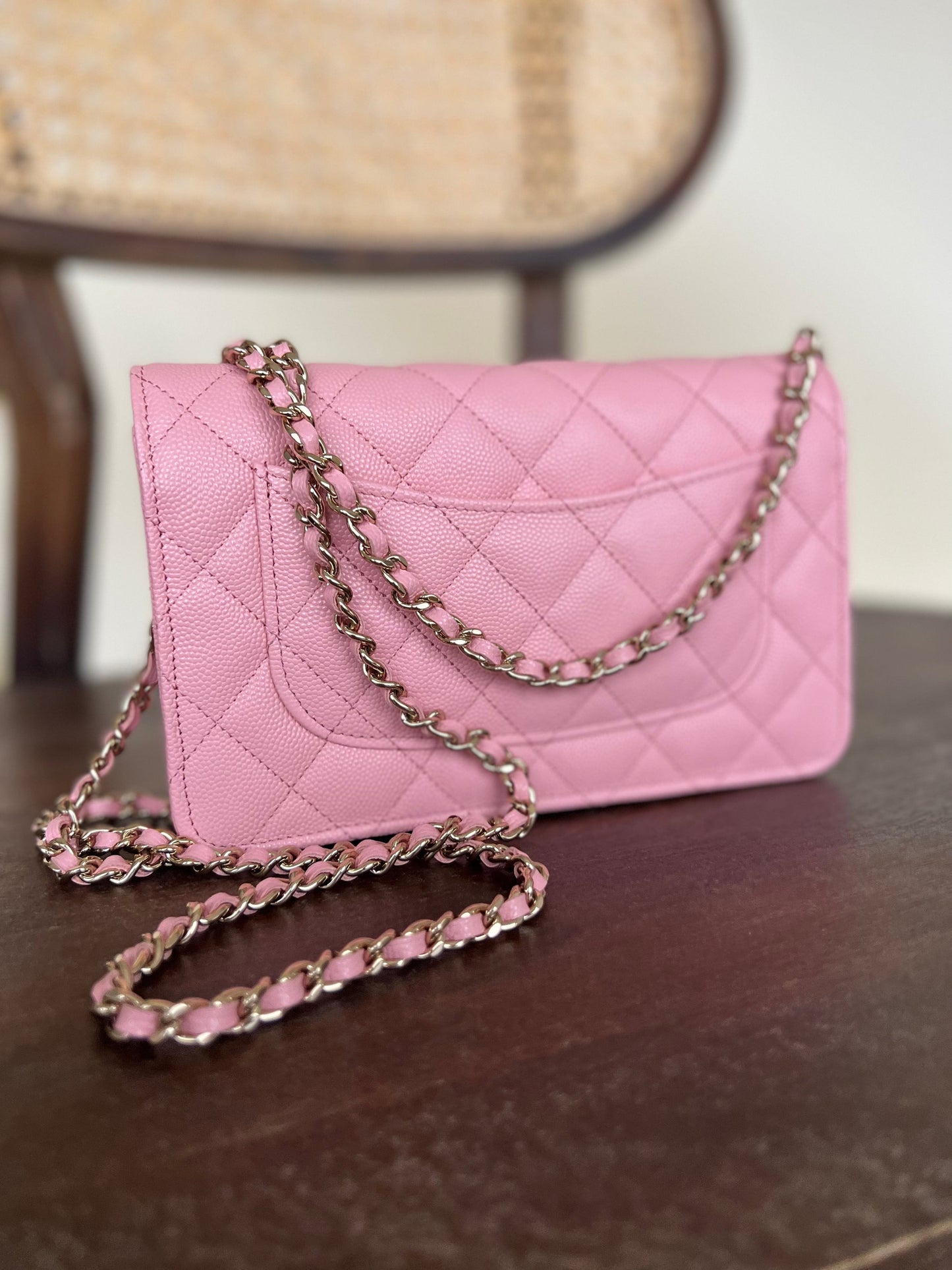 22C LIGHT PINK CAVIAR QUILTED WALLET ON CHAIN LGHW (WOC)