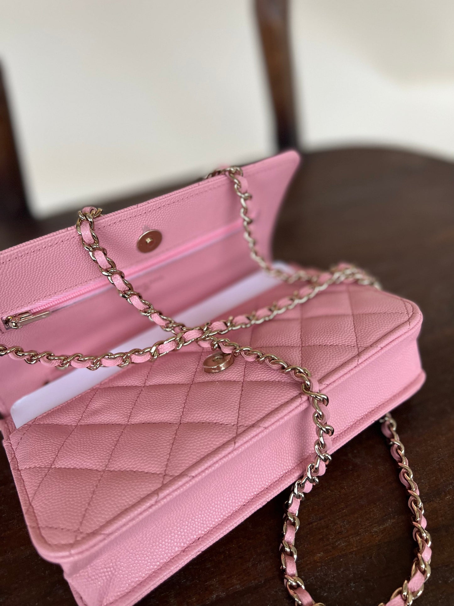 22C LIGHT PINK CAVIAR QUILTED WALLET ON CHAIN LGHW (WOC)