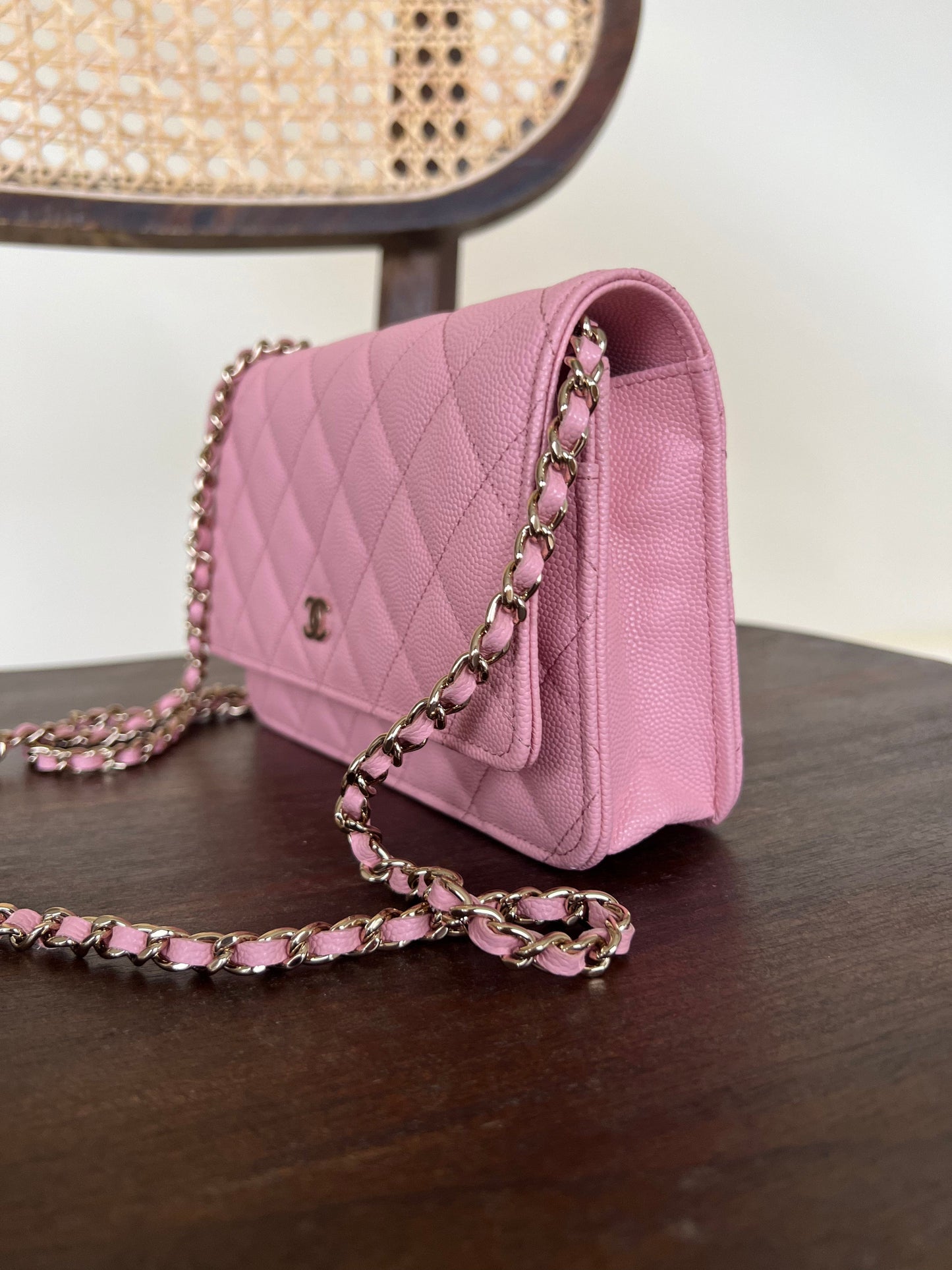 22C LIGHT PINK CAVIAR QUILTED WALLET ON CHAIN LGHW (WOC)