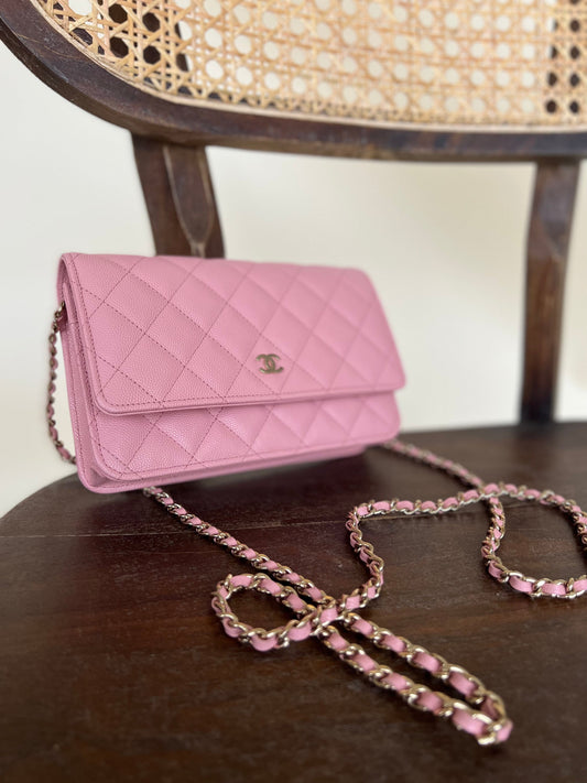 22C LIGHT PINK CAVIAR QUILTED WALLET ON CHAIN LGHW (WOC)