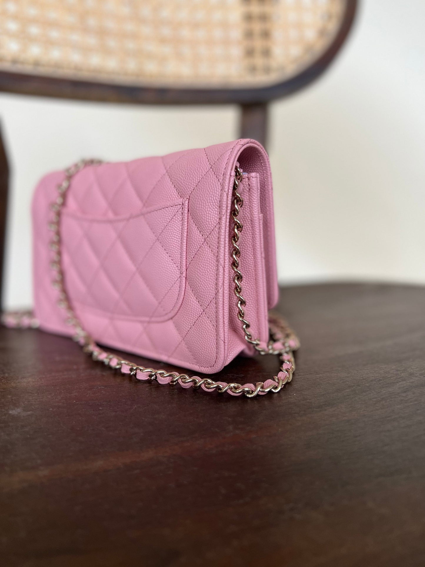 22C LIGHT PINK CAVIAR QUILTED WALLET ON CHAIN LGHW (WOC)