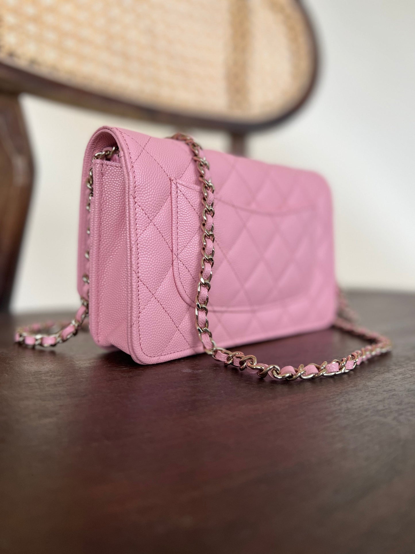 22C LIGHT PINK CAVIAR QUILTED WALLET ON CHAIN LGHW (WOC)