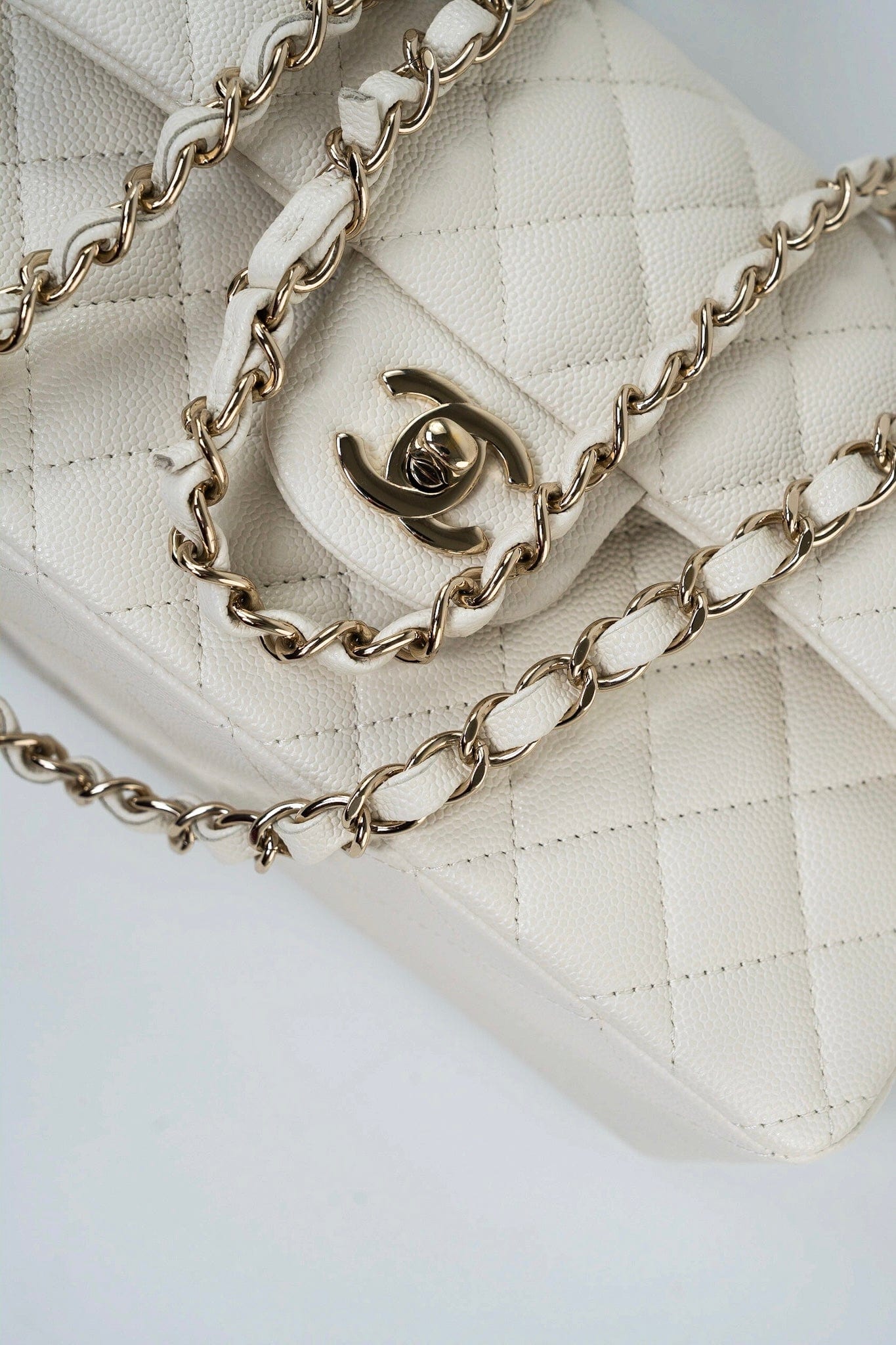 22C White Caviar Quilted Classic Flap Small Light Gold Hardware