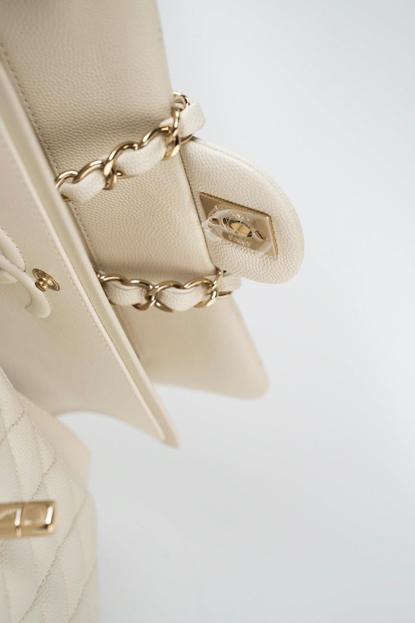 22C White Caviar Quilted Classic Flap Small Light Gold Hardware