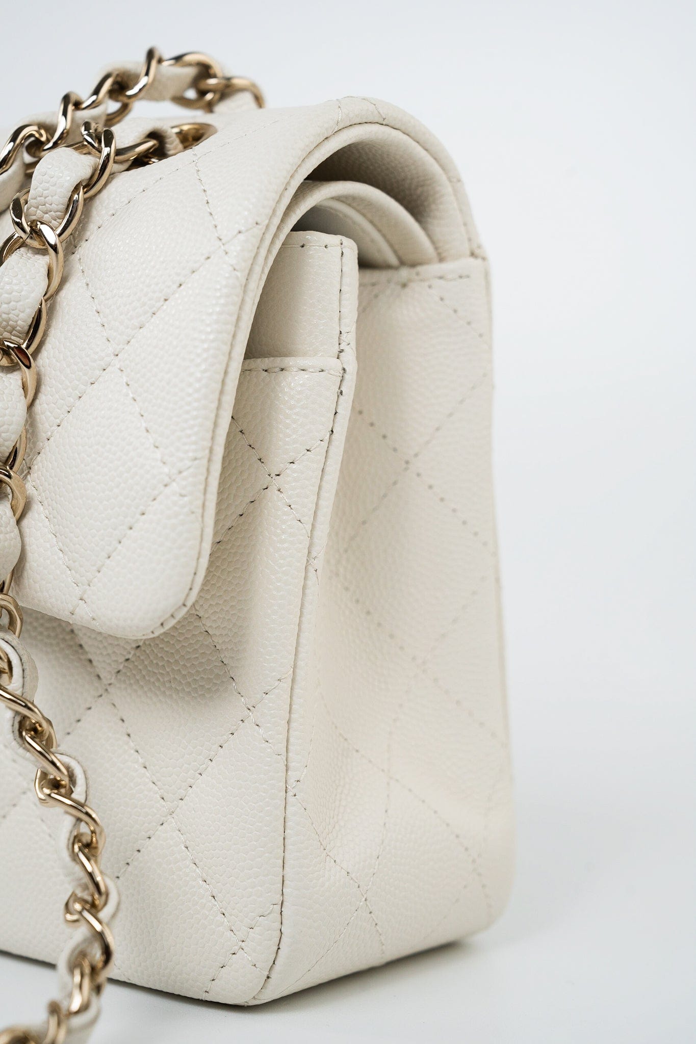 22C White Caviar Quilted Classic Flap Small Light Gold Hardware