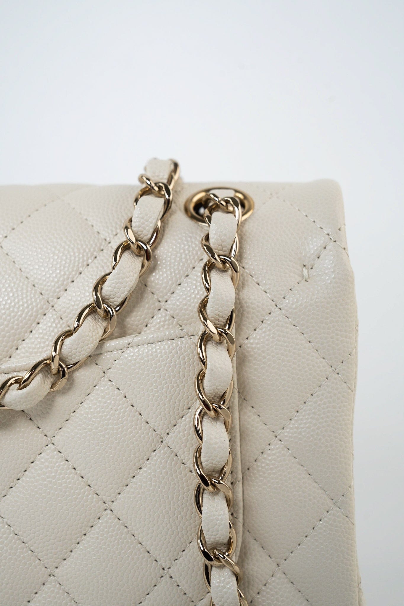 22C White Caviar Quilted Classic Flap Small Light Gold Hardware