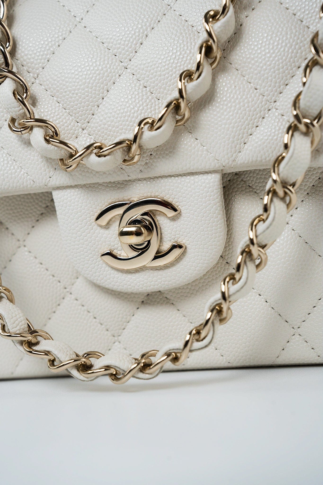 22C White Caviar Quilted Classic Flap Small Light Gold Hardware