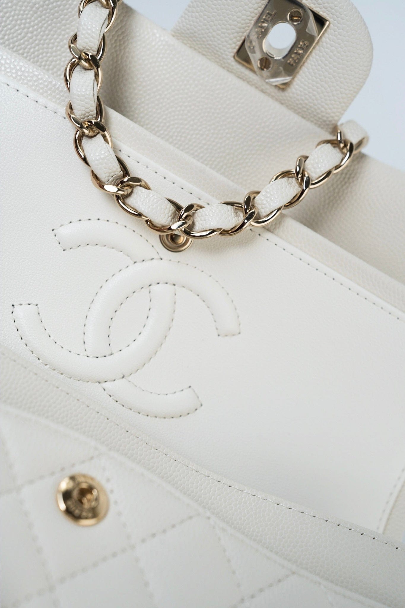 22C White Caviar Quilted Classic Flap Small Light Gold Hardware