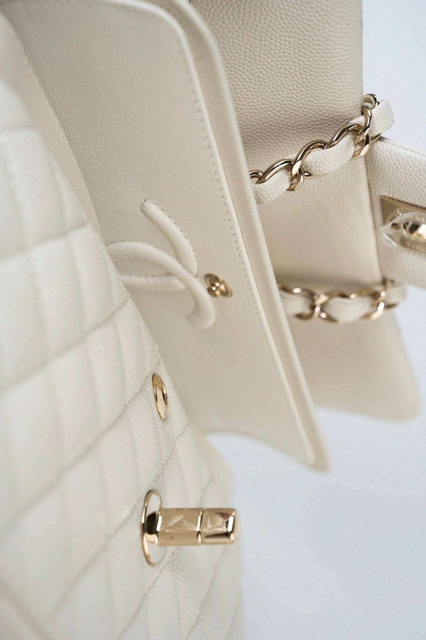 22C White Caviar Quilted Classic Flap Small Light Gold Hardware