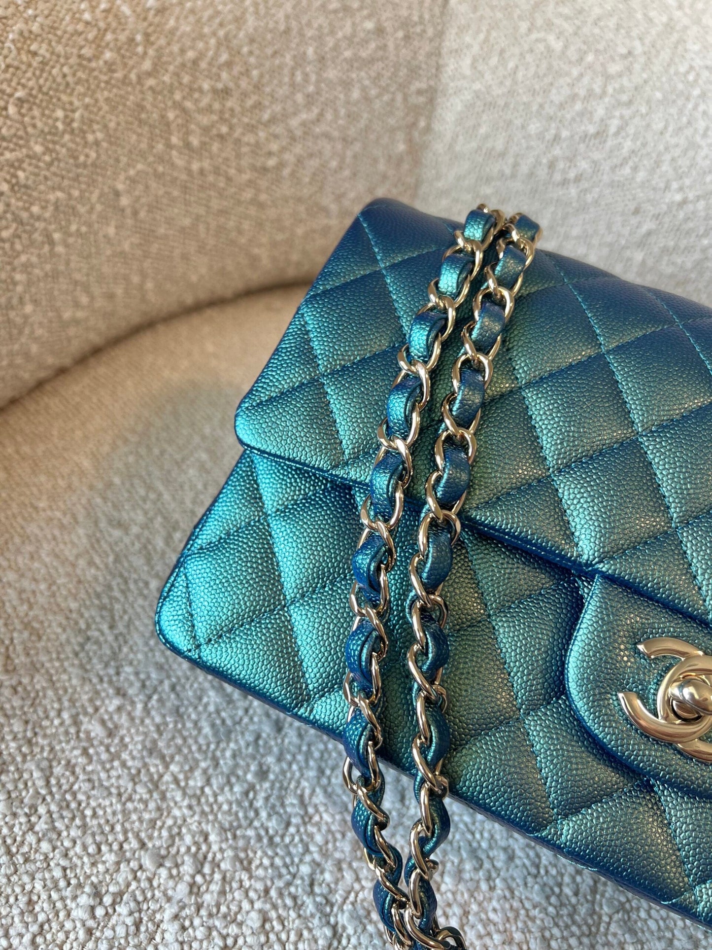 22P Iridescent Green Caviar Quilted Classic Flap Medium Light Gold Hardware