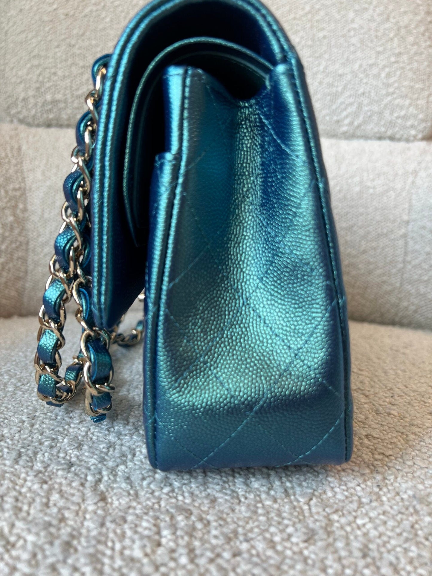 22P Iridescent Green Caviar Quilted Classic Flap Medium Light Gold Hardware