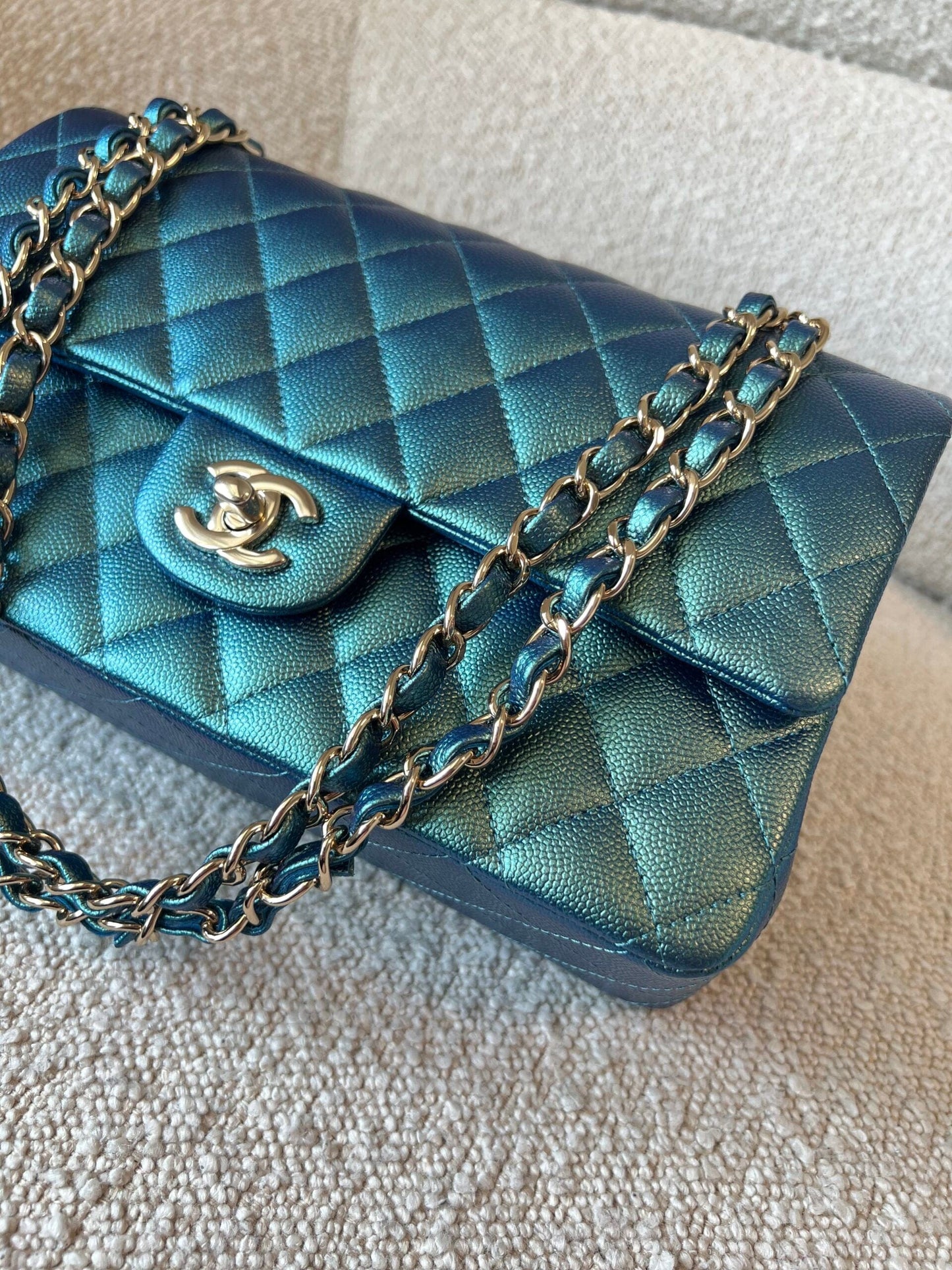 22P Iridescent Green Caviar Quilted Classic Flap Medium Light Gold Hardware