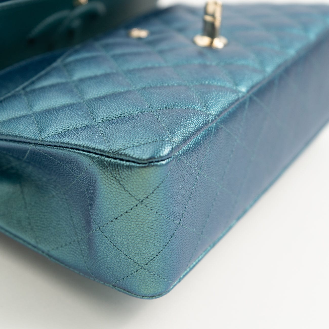 22P Iridescent Green Caviar Quilted Classic Flap Medium Light Gold Hardware