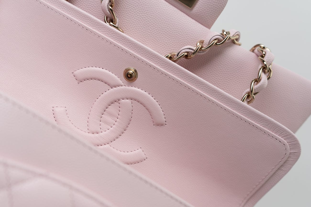 22P Light Pink Caviar Quilted Classic Flap Medium LGHW