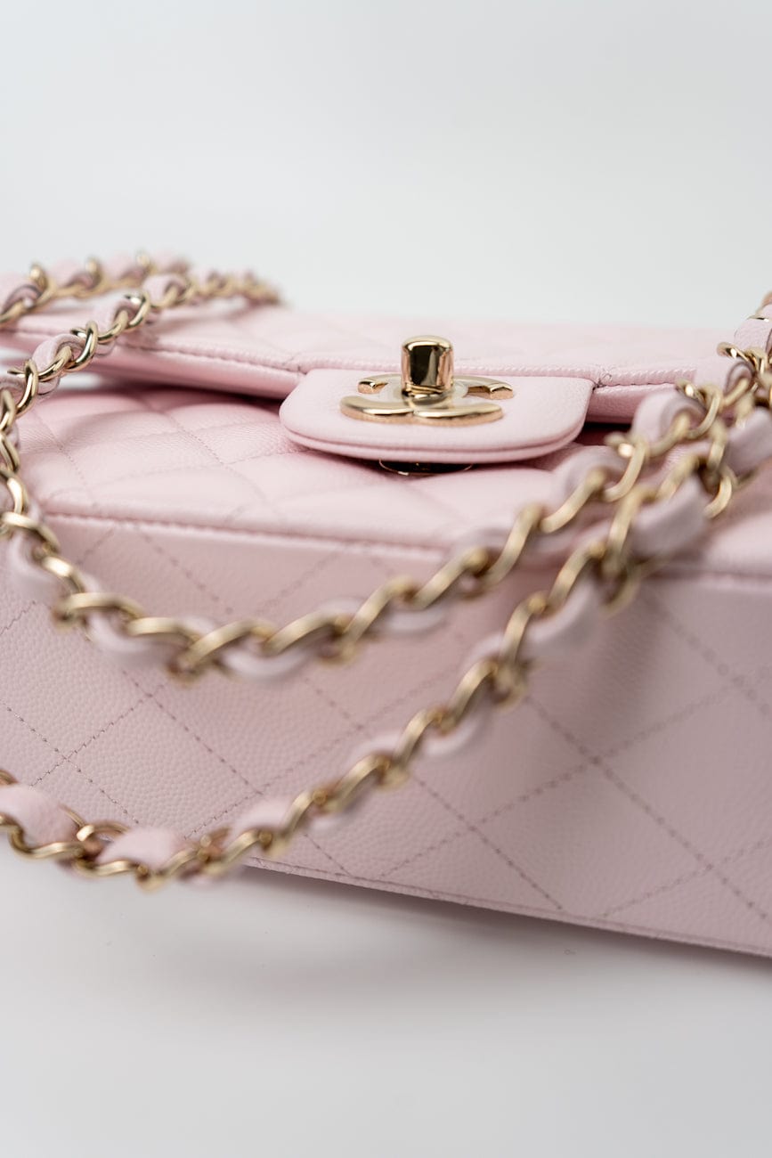 22P Light Pink Caviar Quilted Classic Flap Medium LGHW