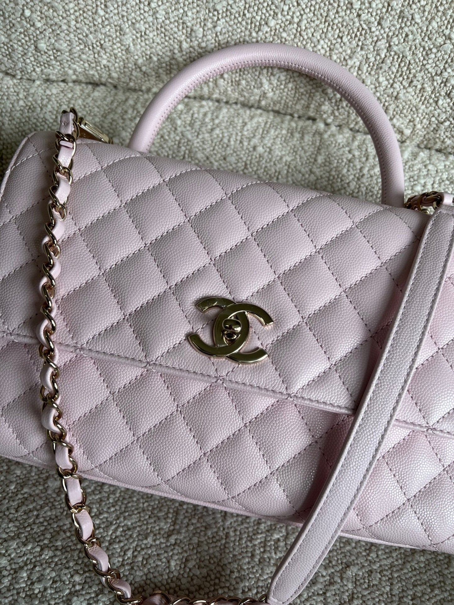 22P Light Pink Caviar Quilted Coco Handle Medium LGHW