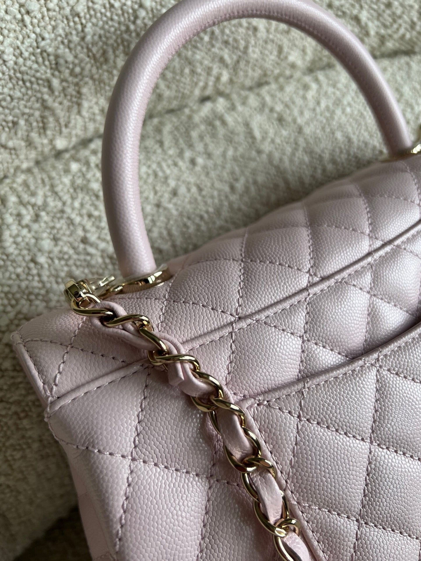 22P Light Pink Caviar Quilted Coco Handle Medium LGHW