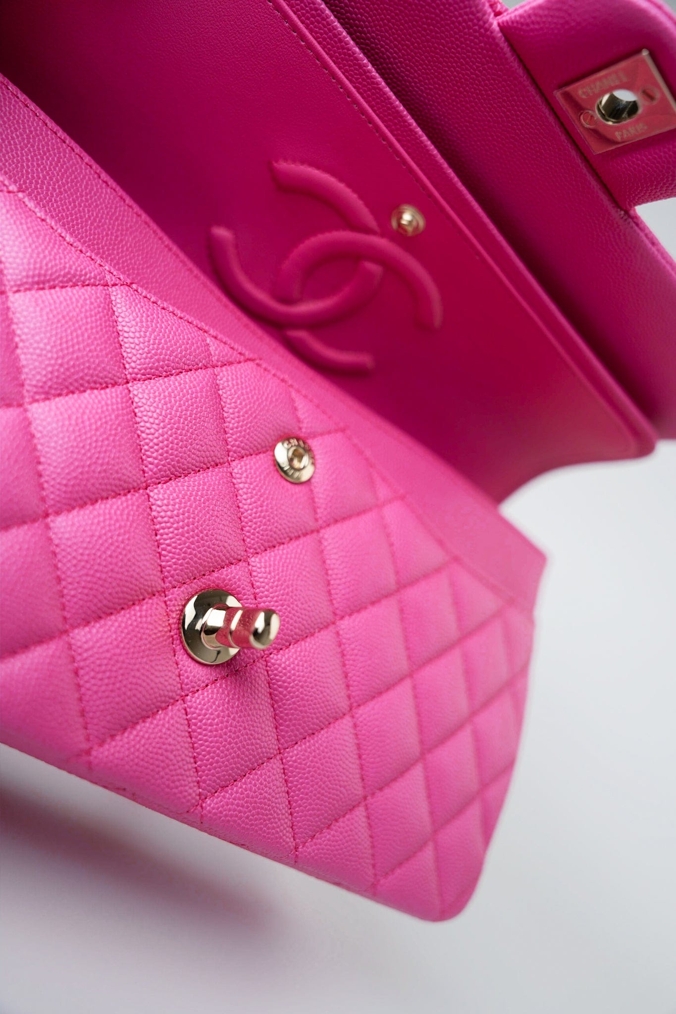 22P Pink Caviar Quilted Classic Flap Medium Light Gold Hardware