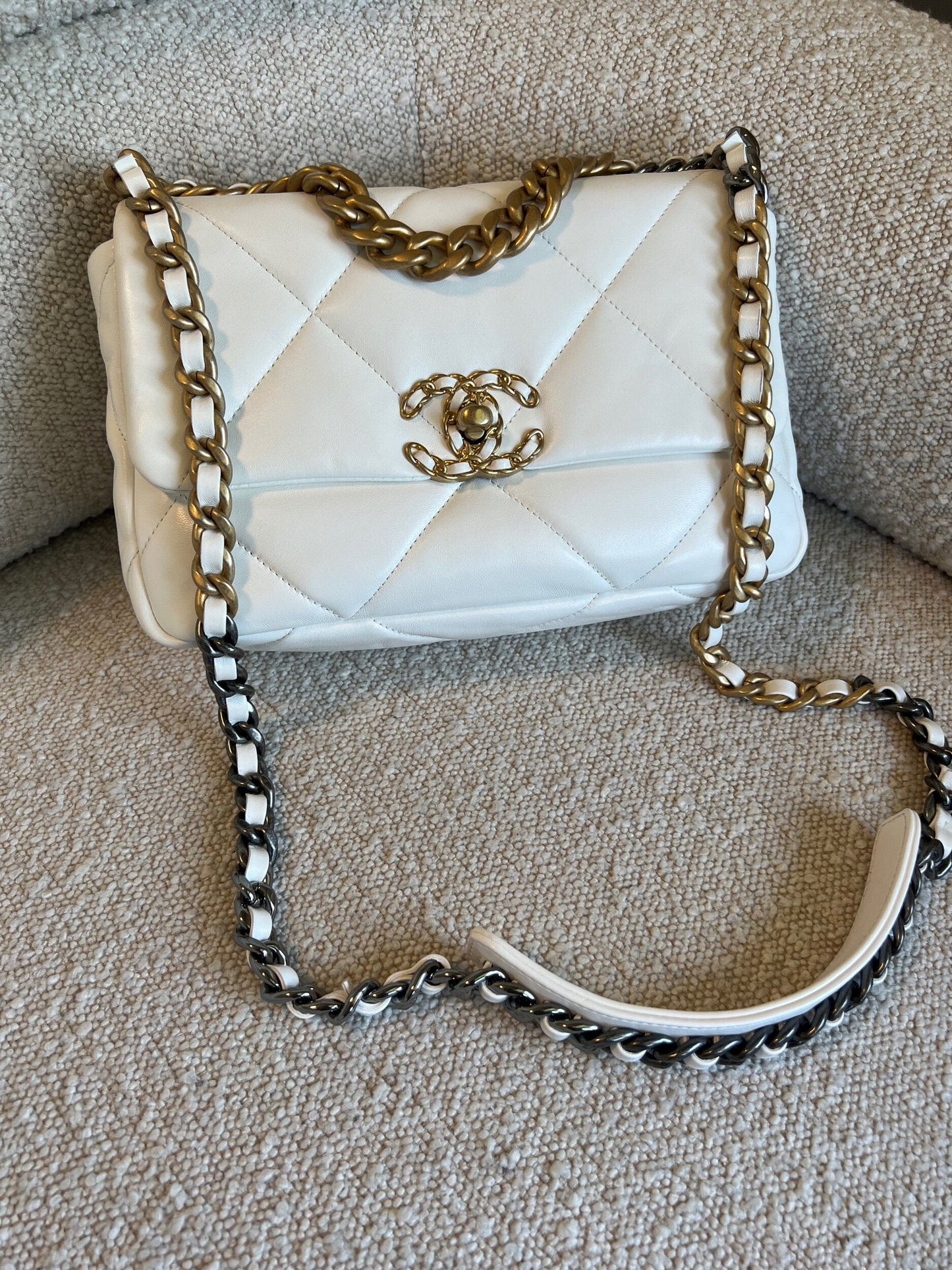 22P White Lambskin Quilted 19 Flap Small MHW