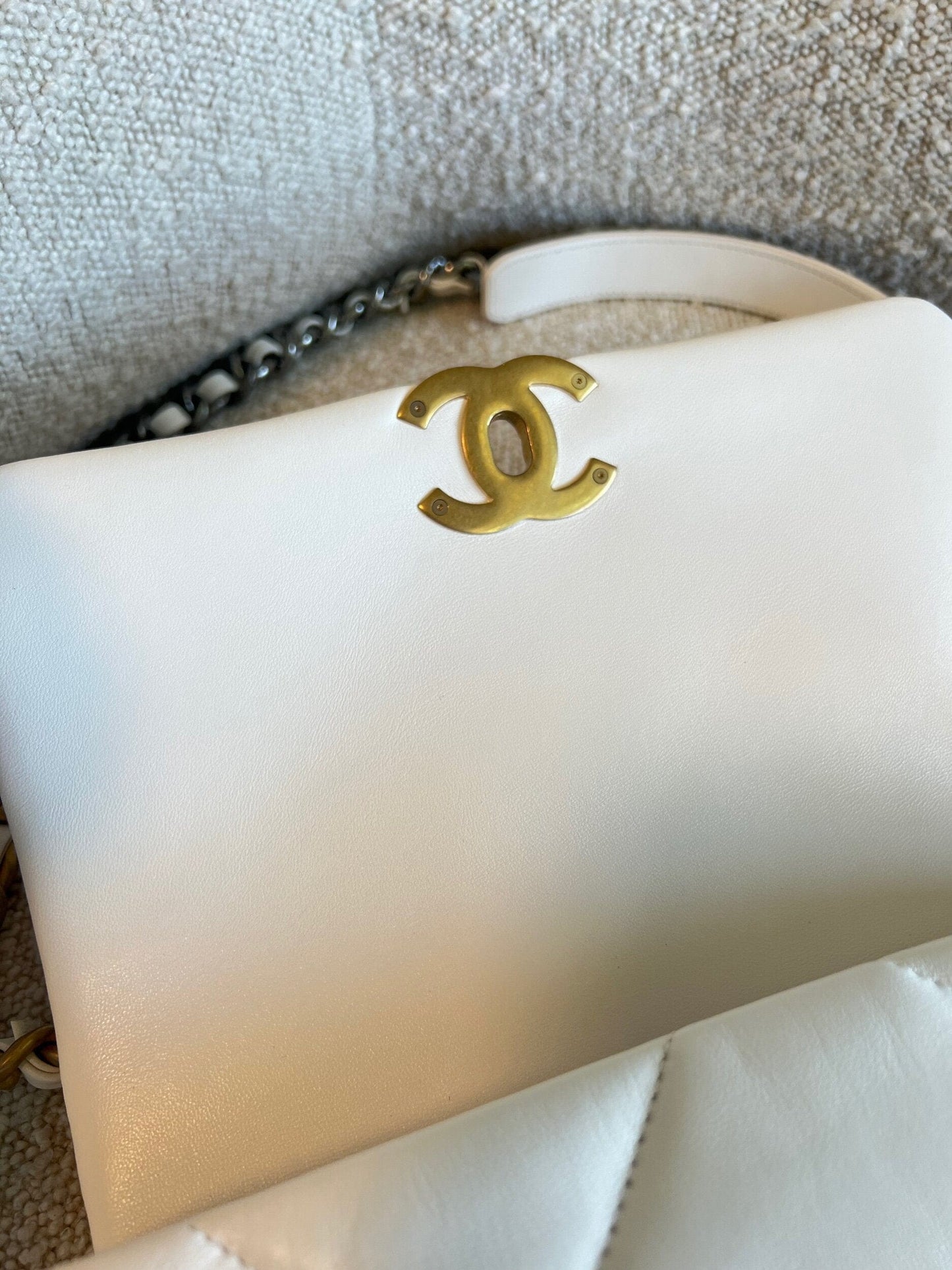 22P White Lambskin Quilted 19 Flap Small MHW