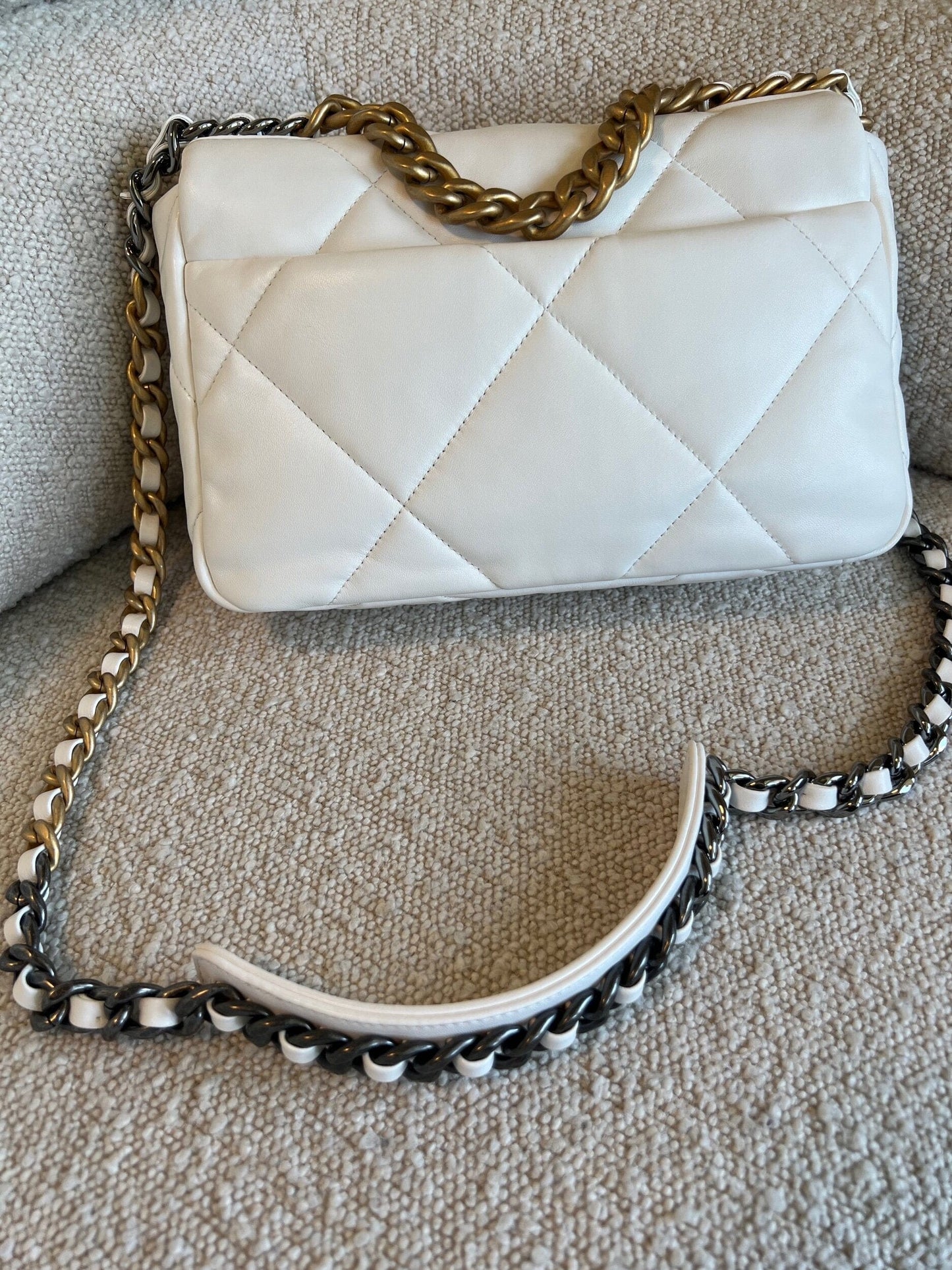 22P White Lambskin Quilted 19 Flap Small MHW