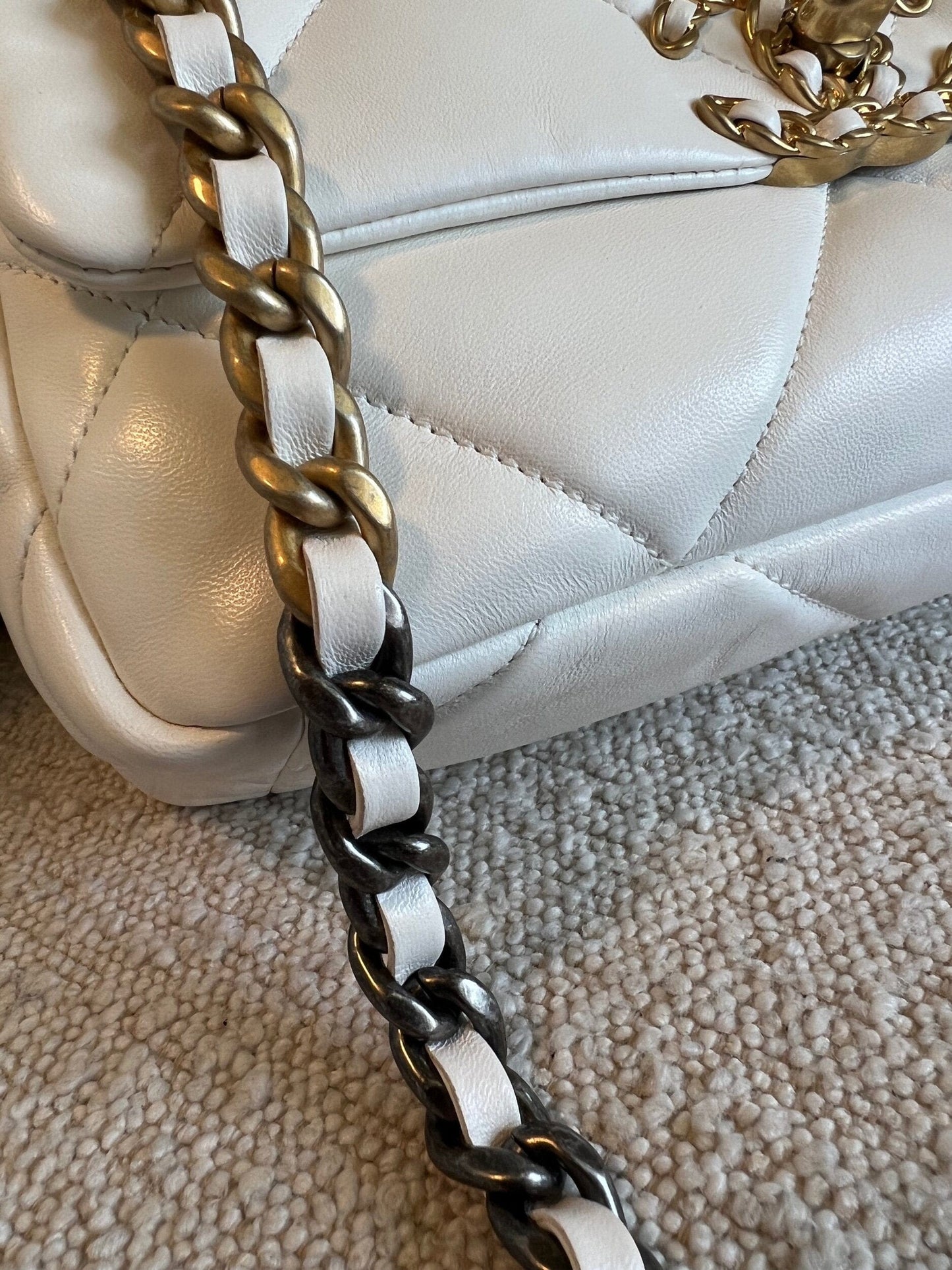 22P White Lambskin Quilted 19 Flap Small MHW