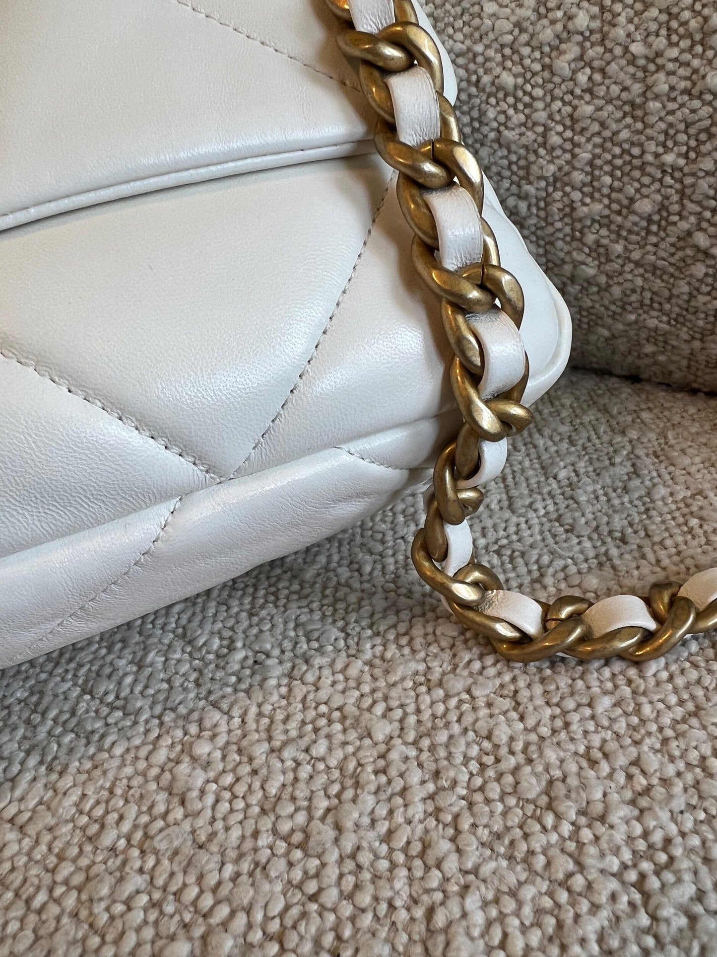 22P White Lambskin Quilted 19 Flap Small MHW