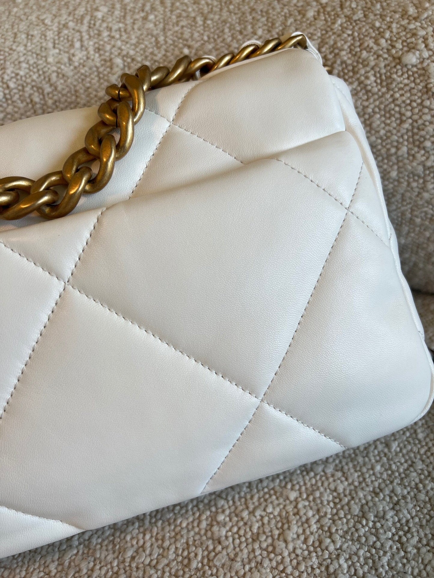 22P White Lambskin Quilted 19 Flap Small MHW