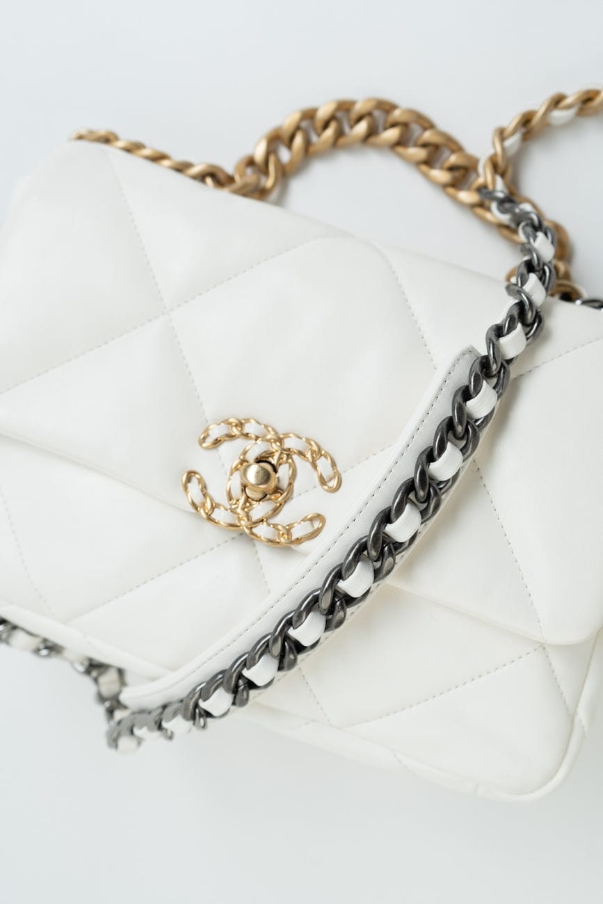 22P White Lambskin Quilted 19 Flap Small MHW