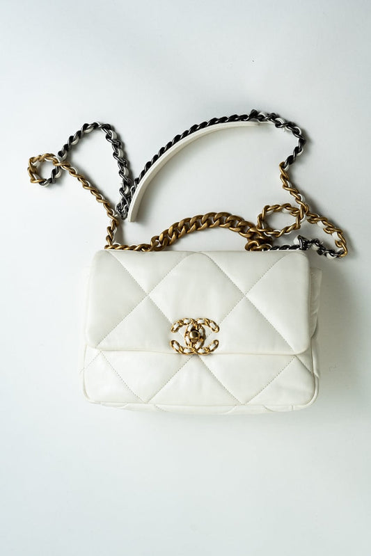 22P White Lambskin Quilted 19 Flap Small MHW
