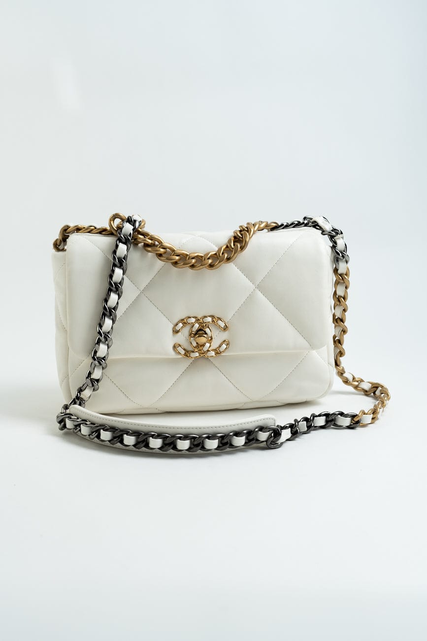 22P White Lambskin Quilted 19 Flap Small MHW