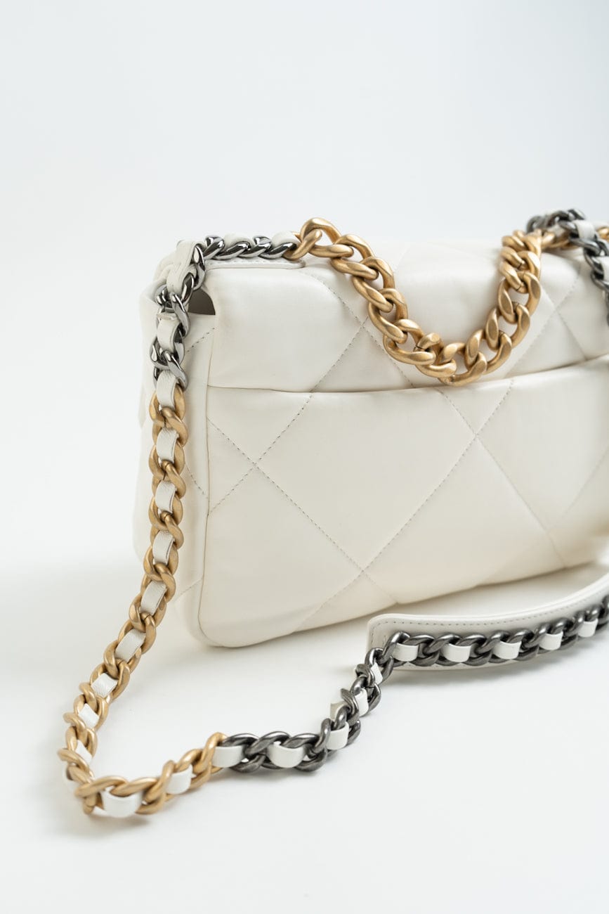 22P White Lambskin Quilted 19 Flap Small MHW