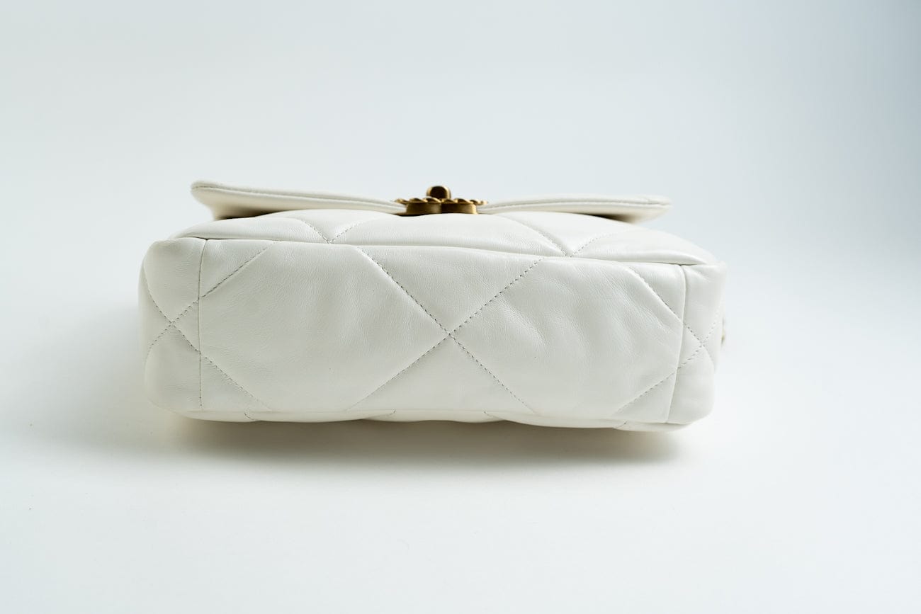 22P White Lambskin Quilted 19 Flap Small MHW