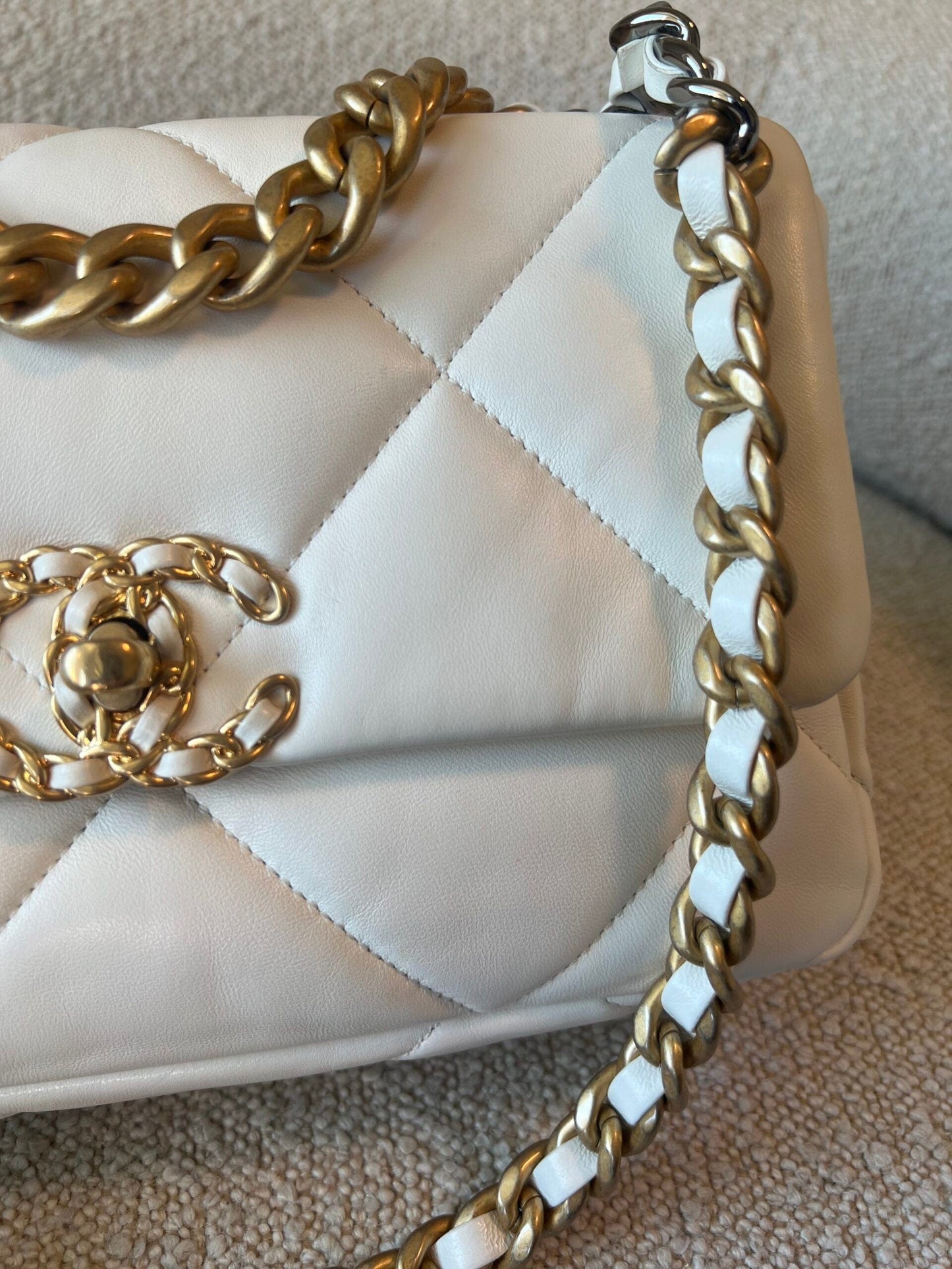 22P White Lambskin Quilted 19 Flap Small Mixed Hardware