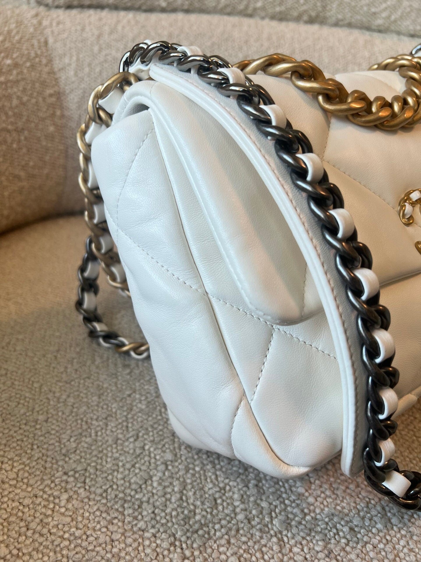 22P White Lambskin Quilted 19 Flap Small Mixed Hardware