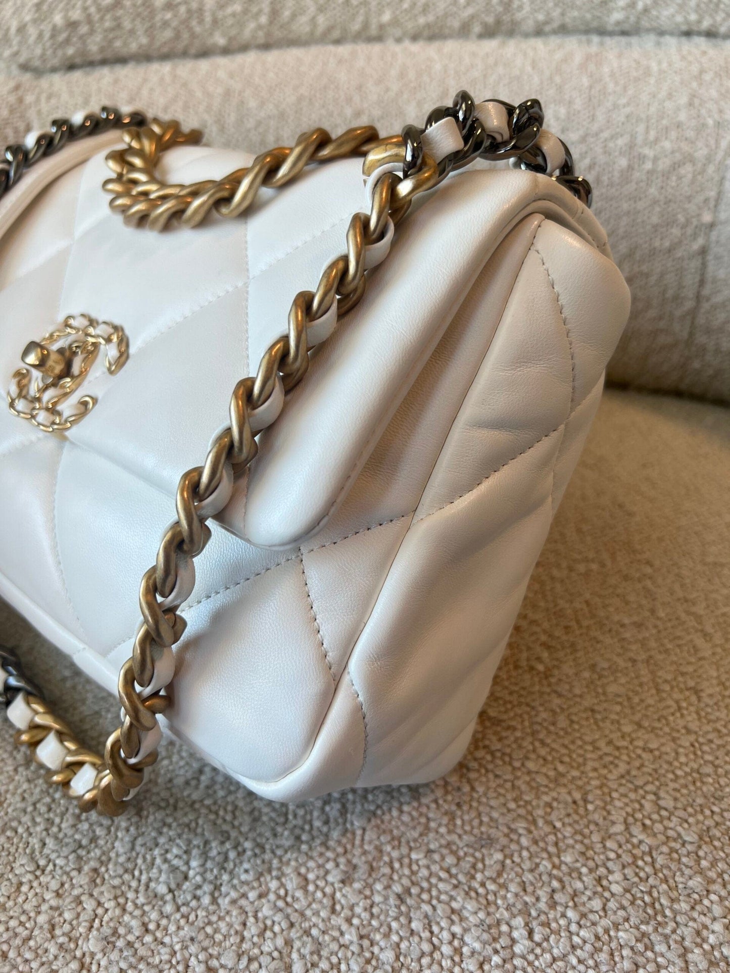 22P White Lambskin Quilted 19 Flap Small Mixed Hardware