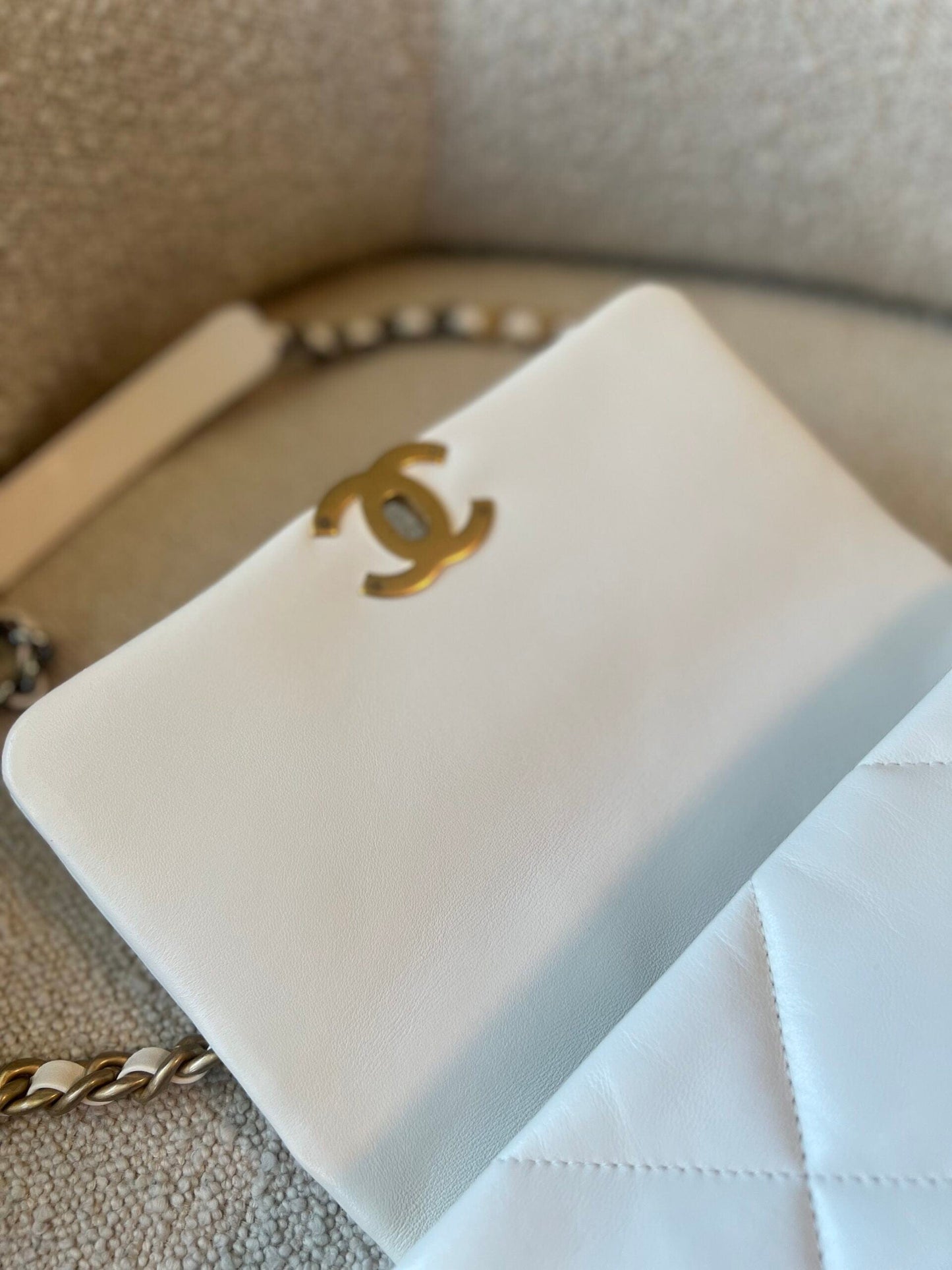 22P White Lambskin Quilted 19 Flap Small Mixed Hardware