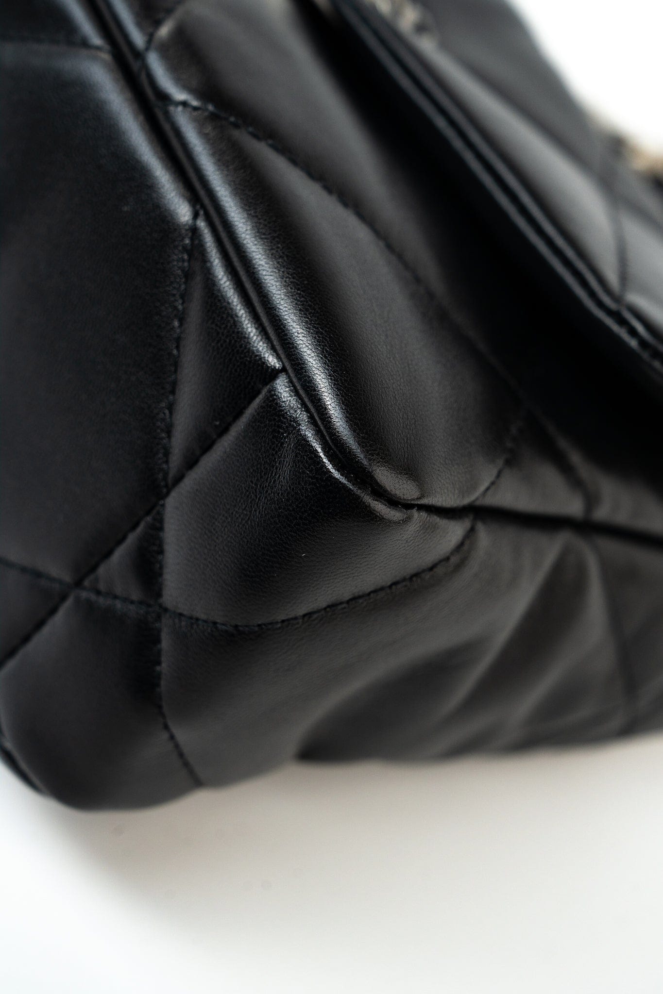 22S Black Lambskin Quilted 19 Flap Small Mixed Reverse Hardware