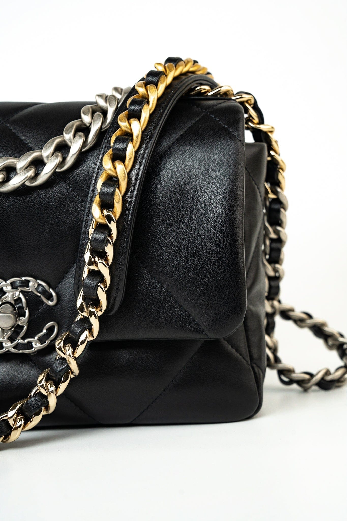 22S Black Lambskin Quilted 19 Flap Small Mixed Reverse Hardware