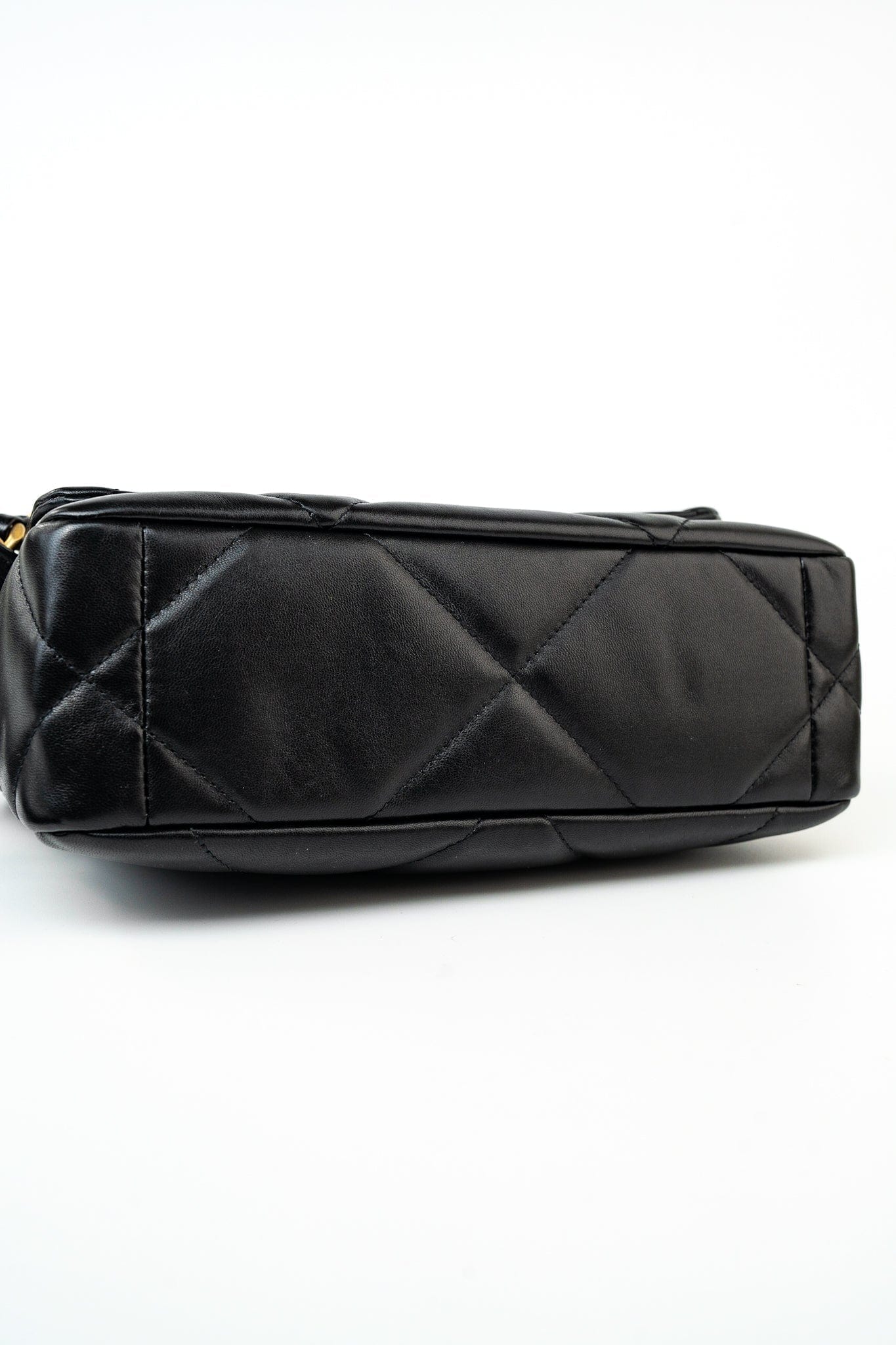 22S Black Lambskin Quilted 19 Flap Small Mixed Reverse Hardware