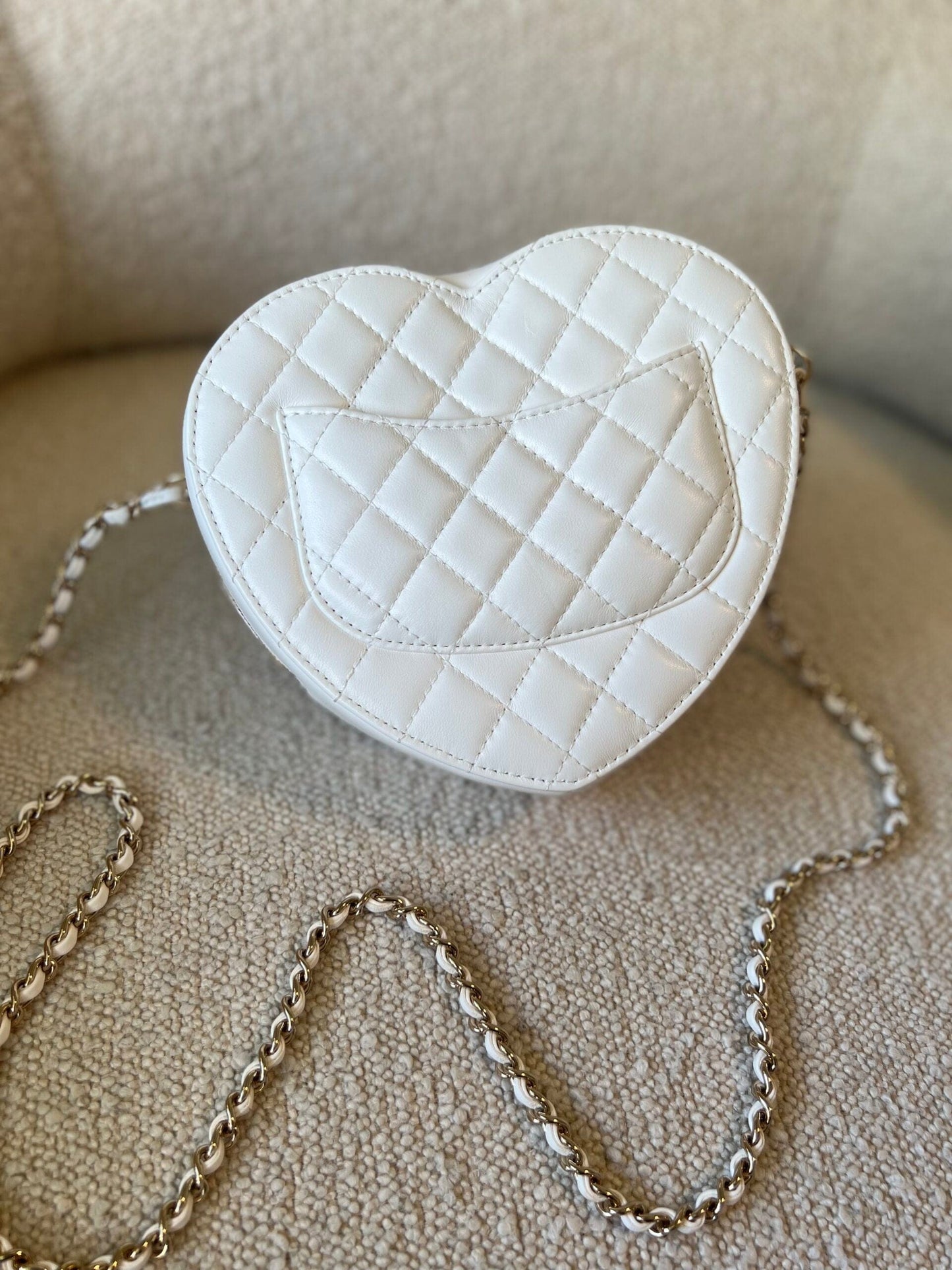 22S CC In Love White Lambskin Quilted Large Heart Bag LGHW