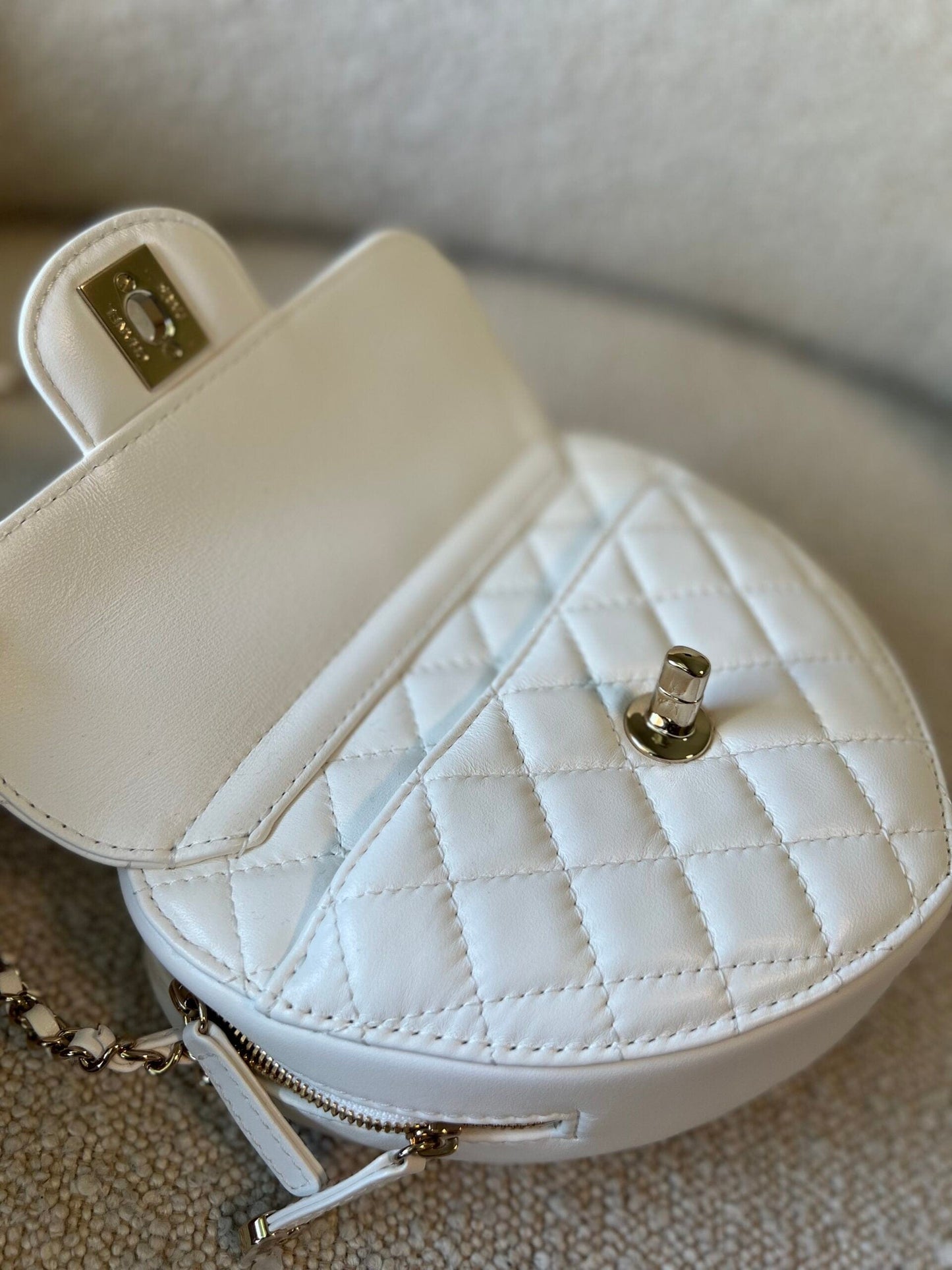22S CC In Love White Lambskin Quilted Large Heart Bag LGHW