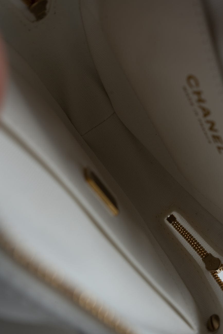 22S CC In Love White Lambskin Quilted Large Heart Bag LGHW