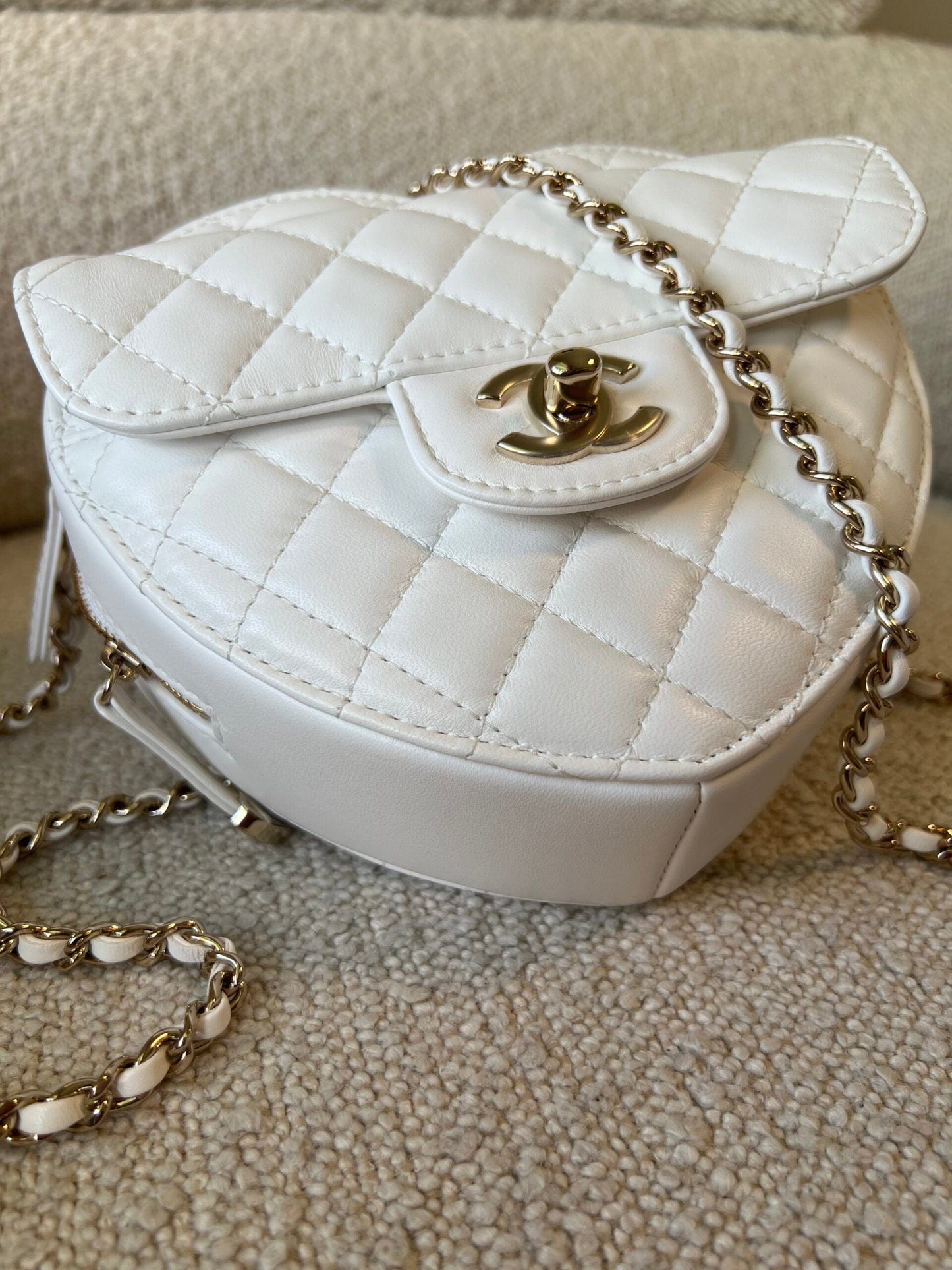 22S CC In Love White Lambskin Quilted Large Heart Bag LGHW