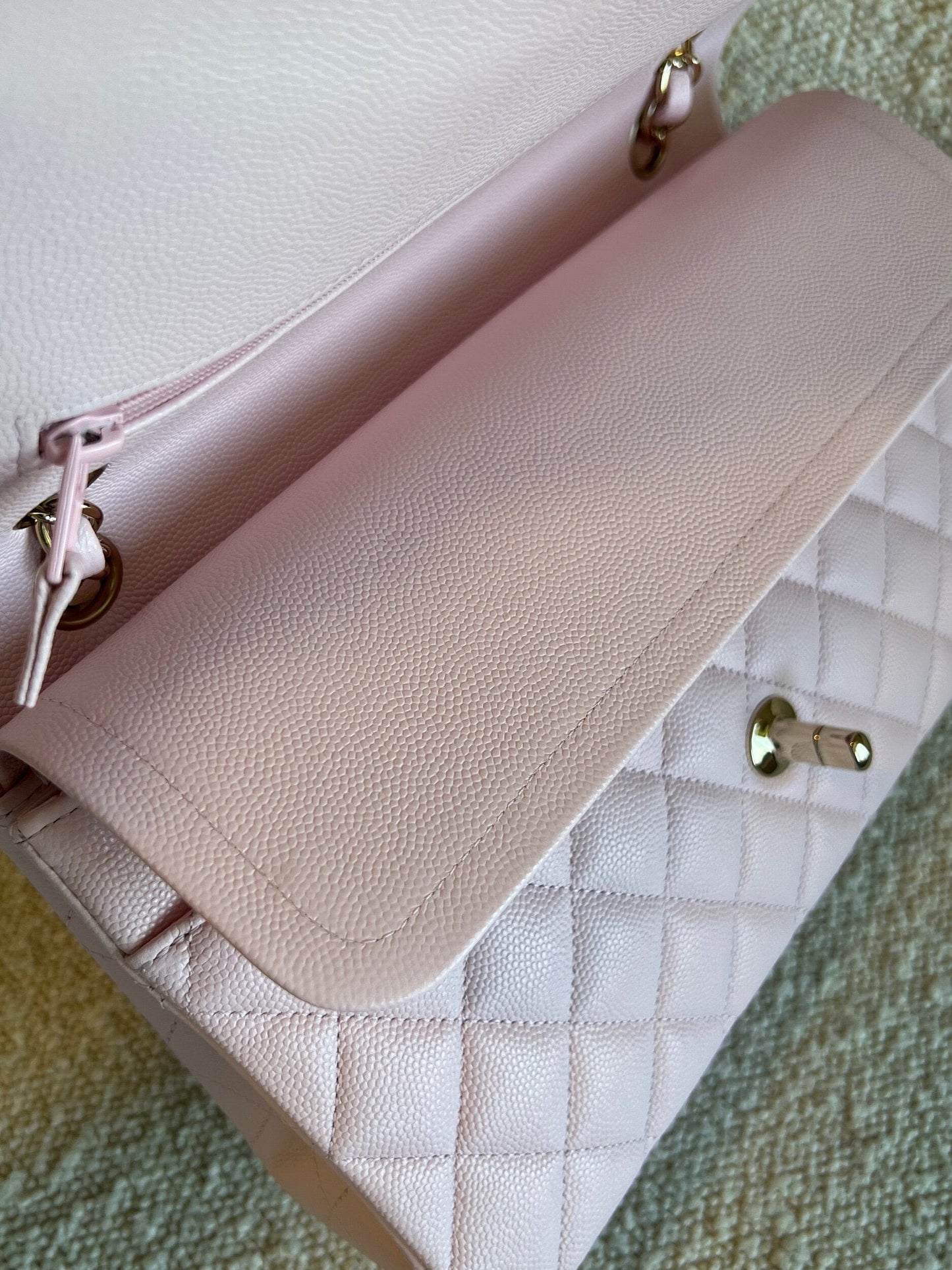 22S Light Pink Caviar Quilted Classic Flap Medium LGHW