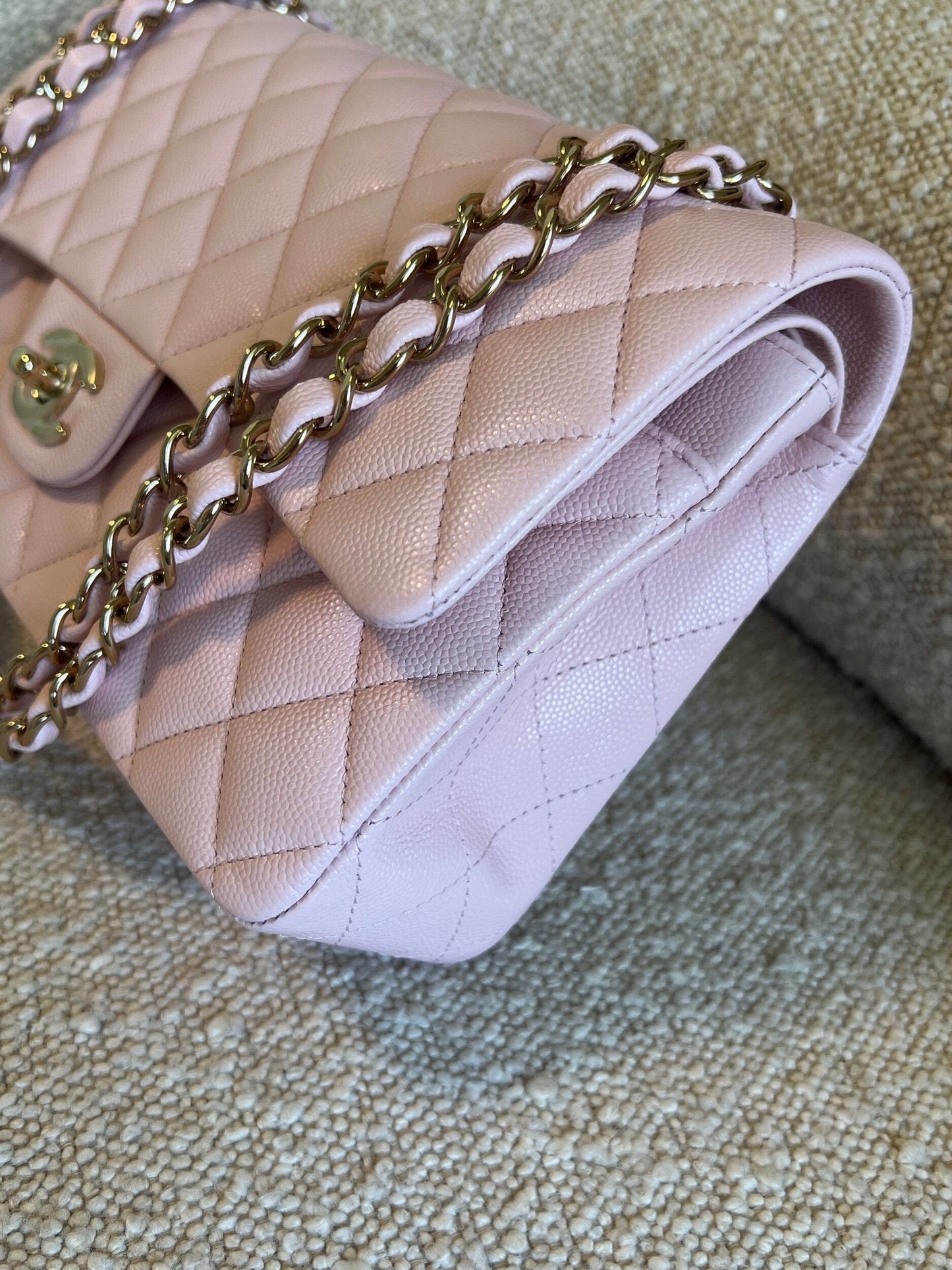 22S Light Pink Caviar Quilted Classic Flap Medium LGHW